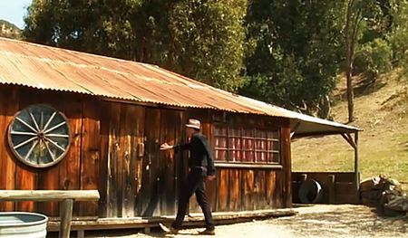 Теплая сперма в рот блондинке в чулках попала