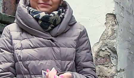 Девушка получает трах на лавочке