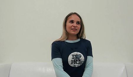 Реальная красотка отдается на кастинге