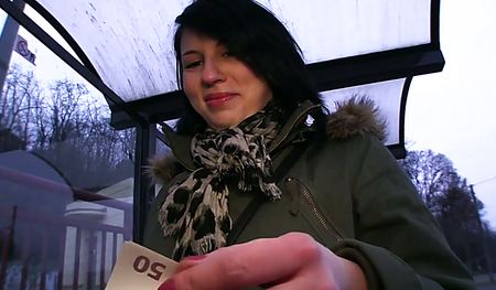 Парень снял и выебал девушку за деньги