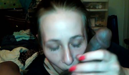 Негр дал девушке в ротик