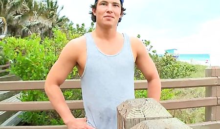 Снял и дал в рот опытной и страстной девушку прямо на пляже